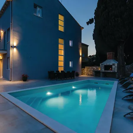 Awesome In Veliki With Sauna *