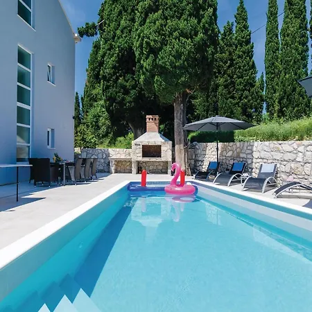 Awesome In Veliki With Sauna *