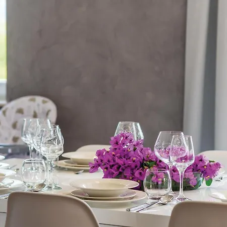 In Veliki With Kitchen