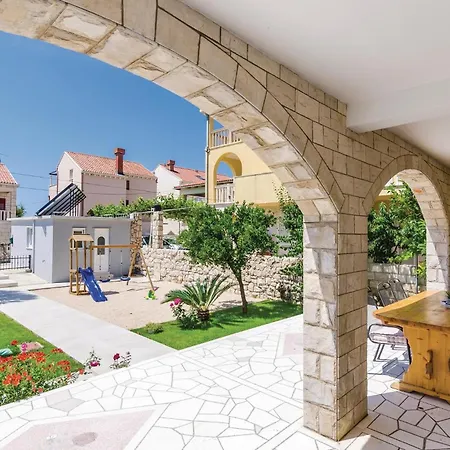 In Veliki With Kitchen בית נופש זאטון