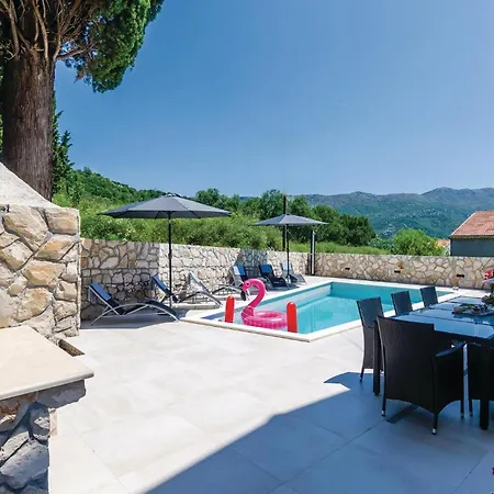 Semesterbostad Awesome In Veliki With Sauna *