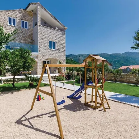 In Veliki With Kitchen * זאטון