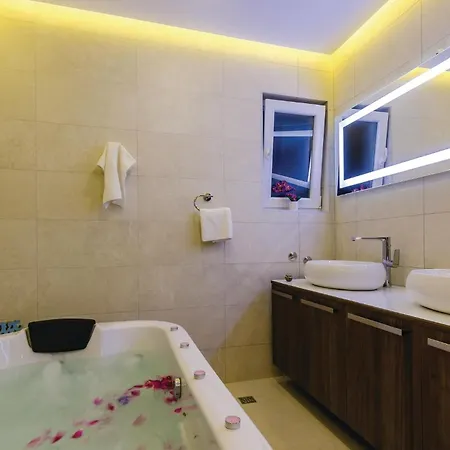度假居 Lovely In Veliki With Sauna