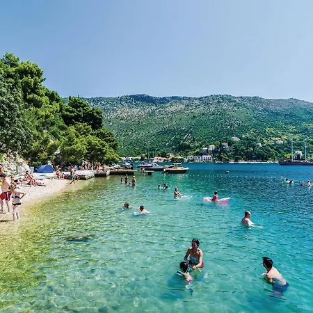 Awesome In Veliki With Sauna Semesterbostad